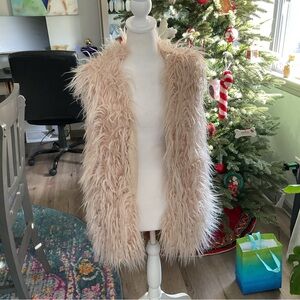 Women's Faux Fur Vest in Cream
